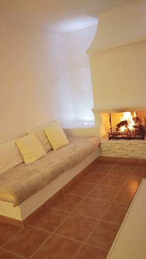Interior - The sky at Salares in Andalusia  (Salares)