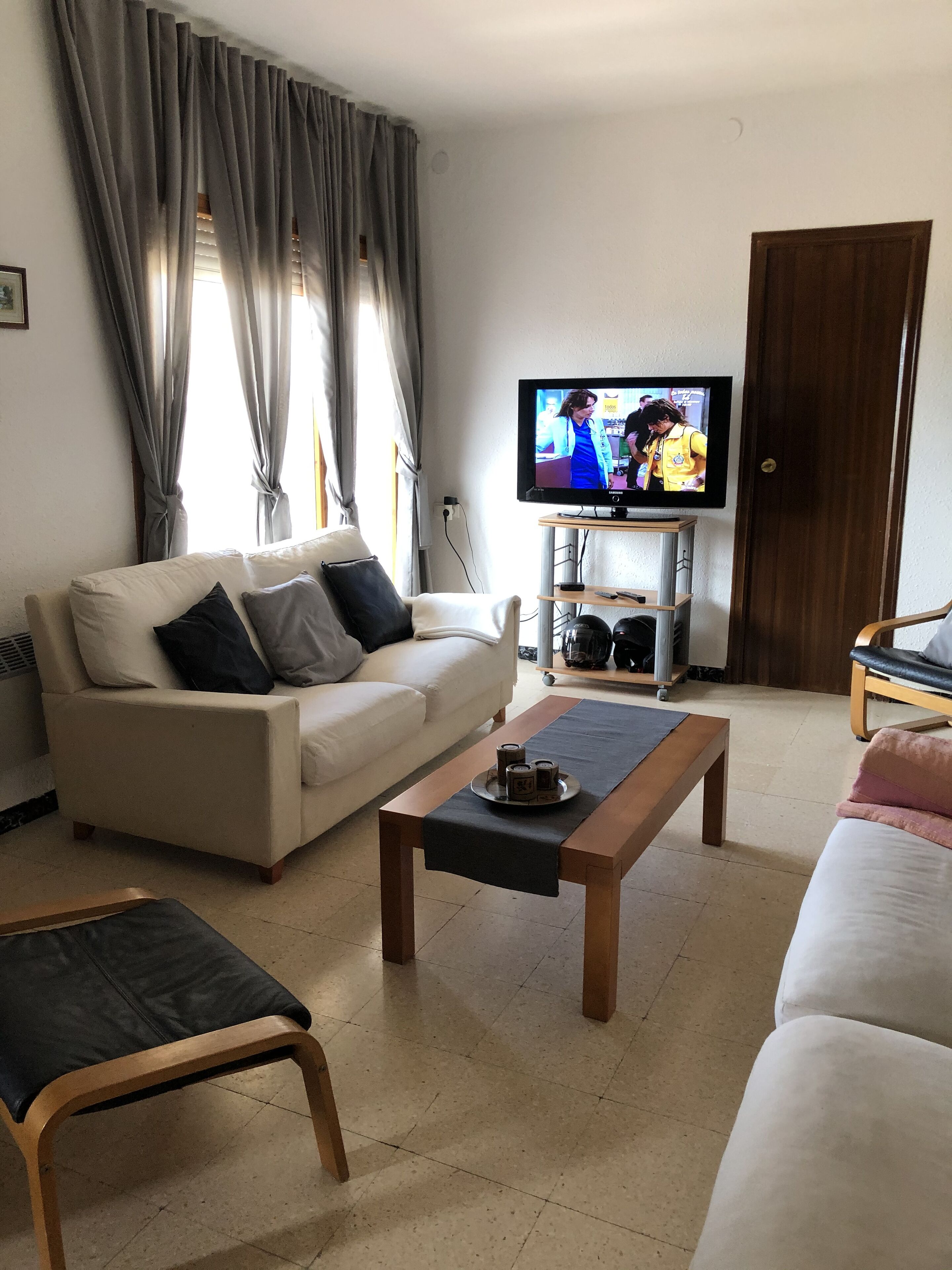 Spacious apartment with wifi ideal for families or groups