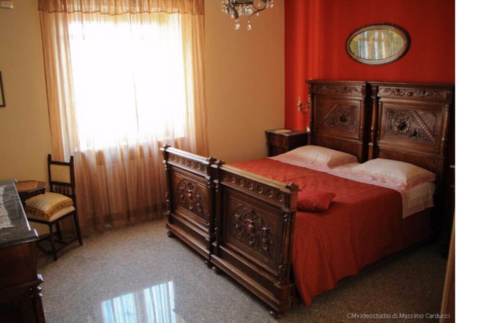 Montefalco Guest House - Yellow room