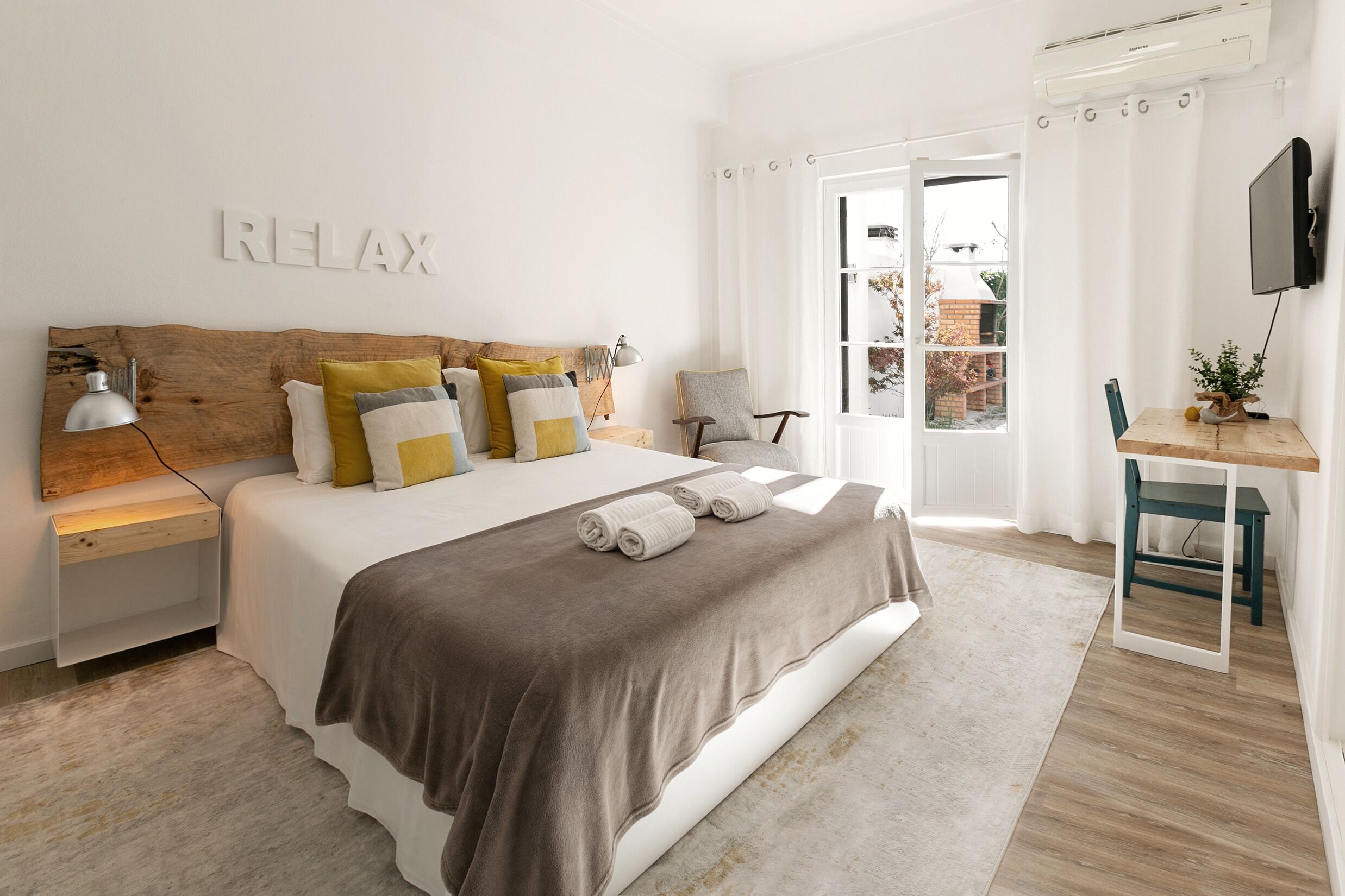 2 室のベッドルーム、アイロン / アイロン台、インターネットアクセス (無料)、ベッドシーツ