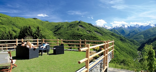 Exklusive Chalets Mongioie mit spektakulärem Blick Val Corsaglia - Cuneo.