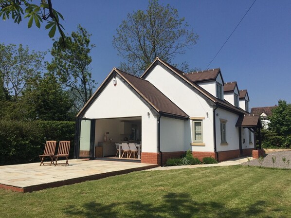 Exterior - Country retreat for relaxation near Cotswolds, Stratford-upon-Avon and Malvern   (Pershore)