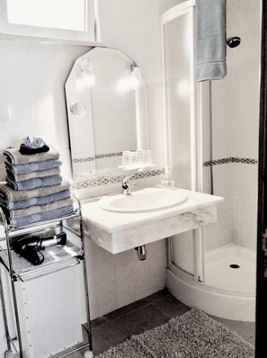 Hair dryer, towels