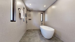 Shower, hair dryer, bidet, towels - Spacious de luxe Grand villa with private pool and 5 bed and 4 bath rooms (bophut)