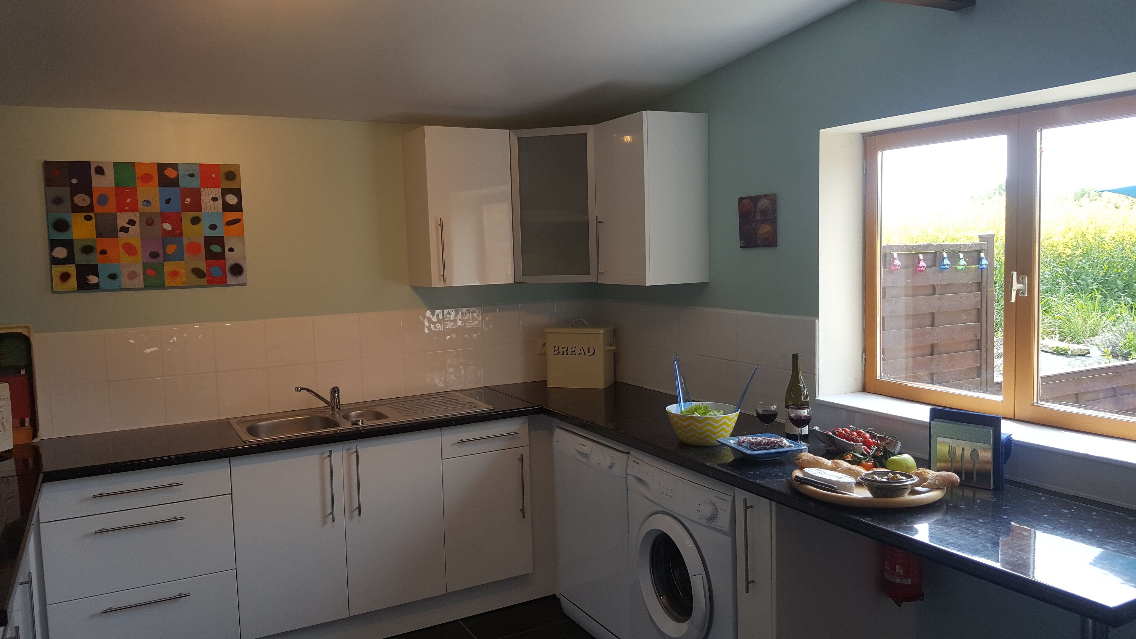 Coach House Sleeps 6 with Heated Shared Pool in Beautiful Rural Setting