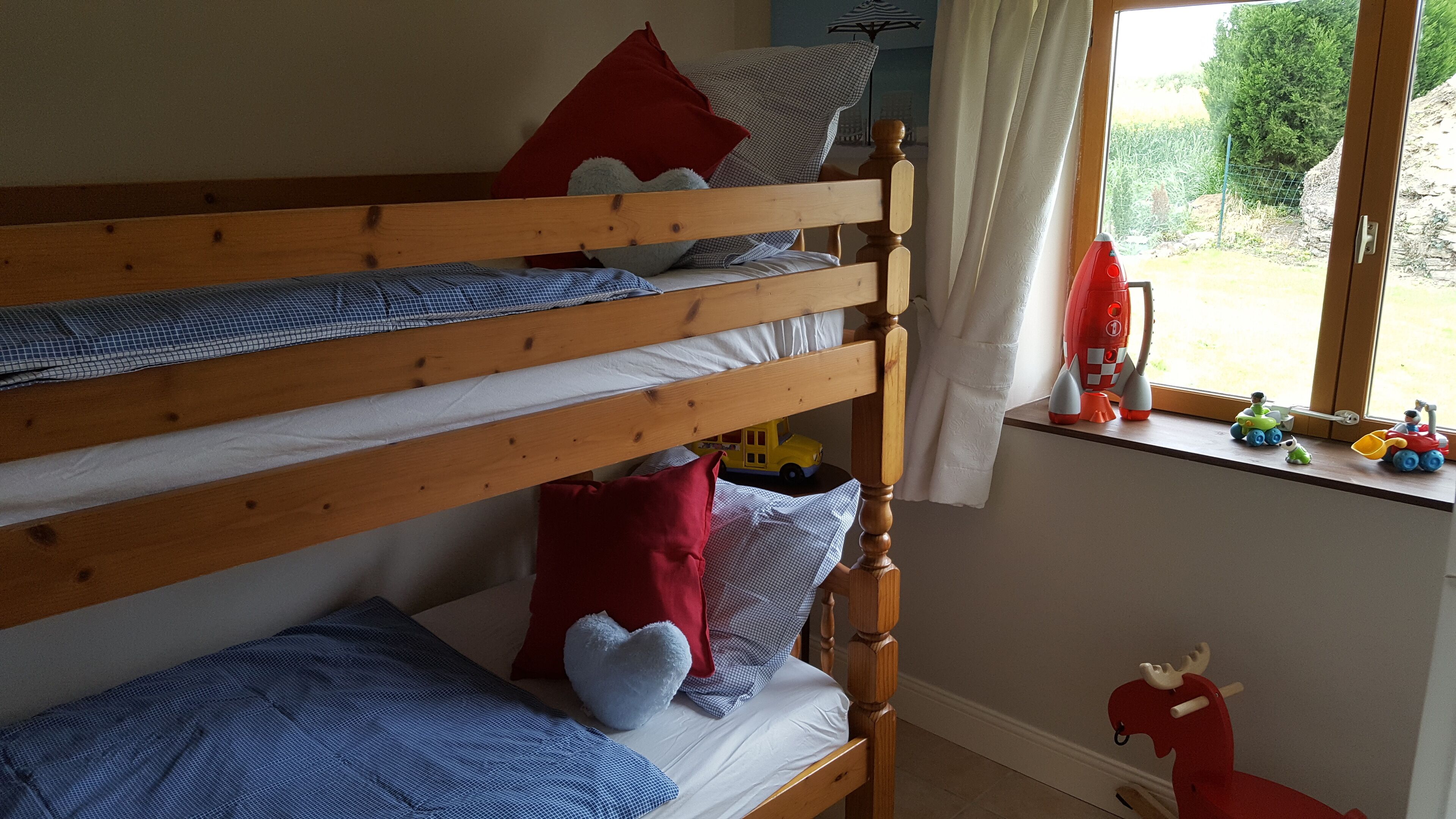 Coach House Sleeps 6 with Heated Shared Pool in Beautiful Rural Setting