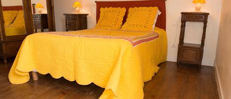 4 室のベッドルーム、アイロン / アイロン台、車椅子でアクセスできる設備