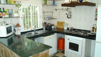 Réfrigérateur, micro-ondes, four, lave-vaisselle