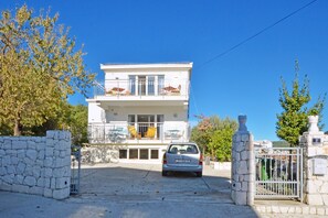 Exterior - Stella 1 luxury apartment, 130m from the beach in Okrug Gornji near Trogir (Okrug Gornji)