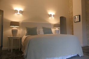 5 chambres, fer et planche à repasser, lit parapluie, Wi-Fi