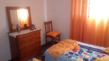 2 bedrooms, iron/ironing board, WiFi (free), bed sheets