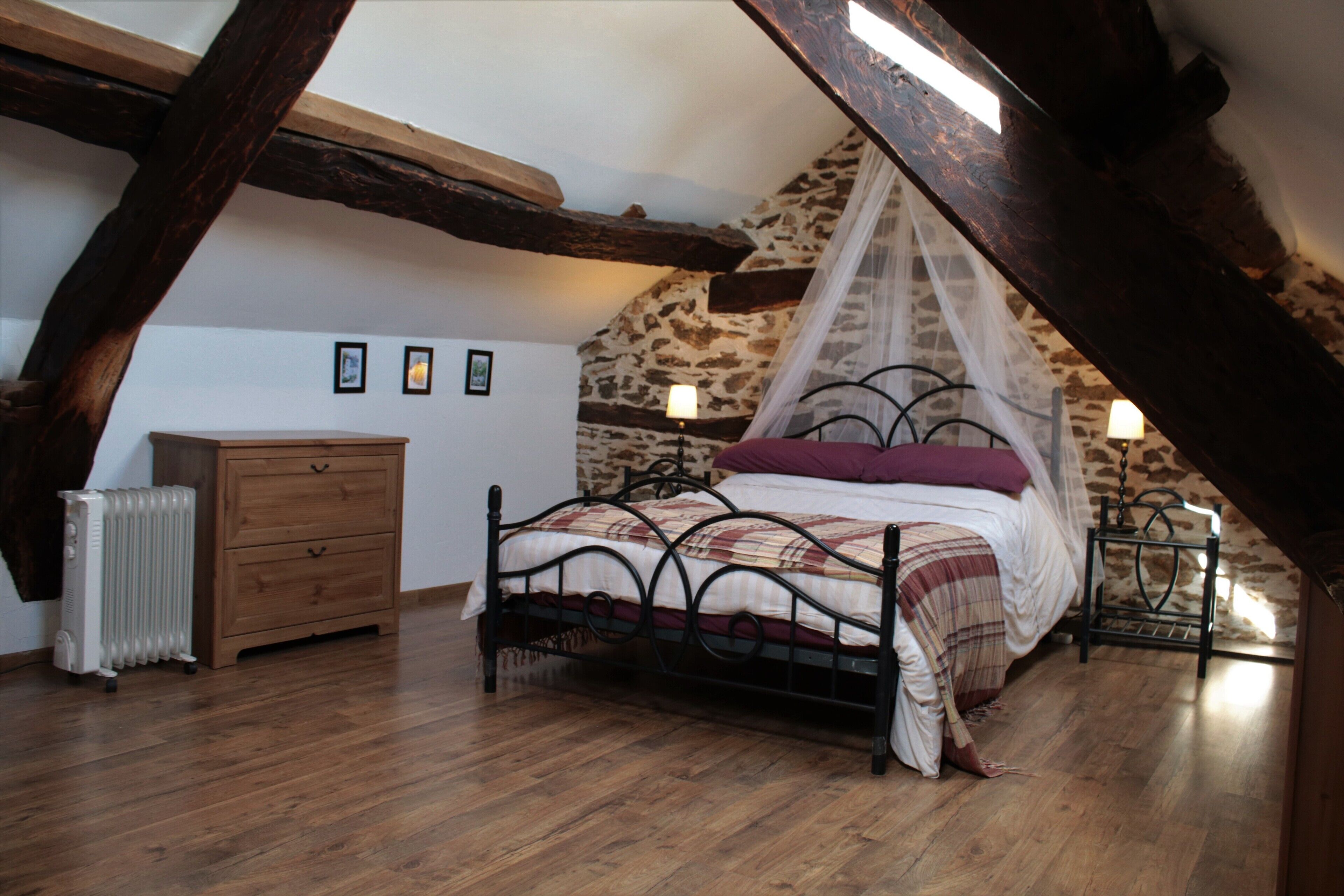 Pretty family gite with shared pool