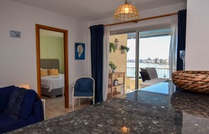 2 slaapkamers, een kluis op de kamer, een strijkplank/strijkijzer