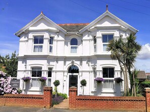 Exterior - Katharine Apartment close to all amenities and beach (Shanklin)