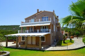 Exterior - Villa Filis -A magnificent Villa overlooking Lefkada! (Lefkada)