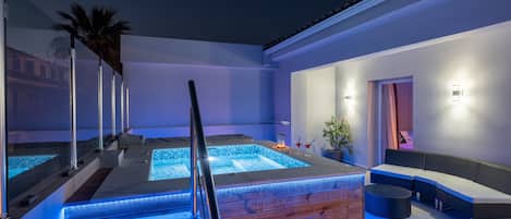 Deluxe Apartment | Private spa tub