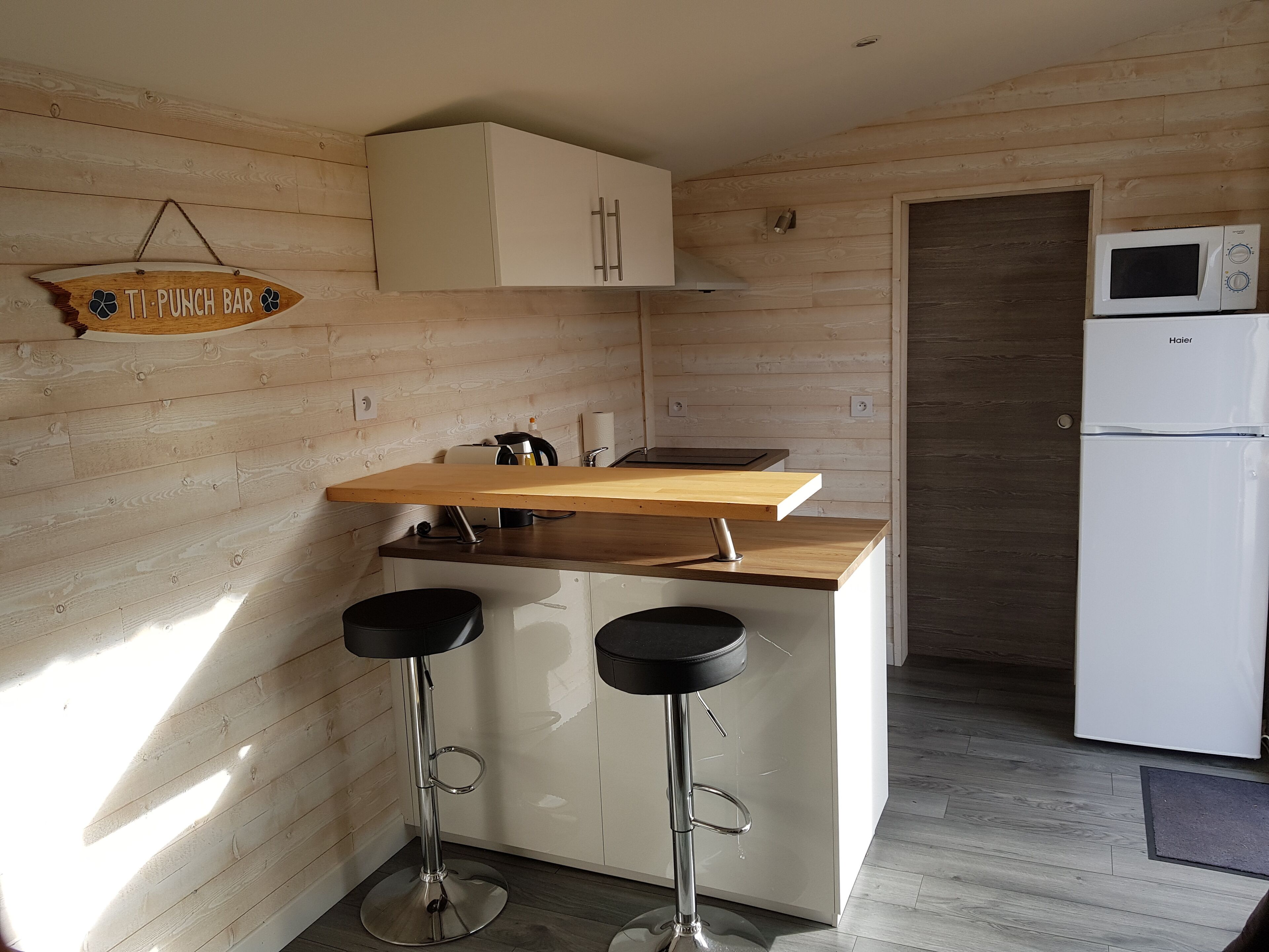 Cabanon at the foot of the dunes of the beach horizon CAP FERRET