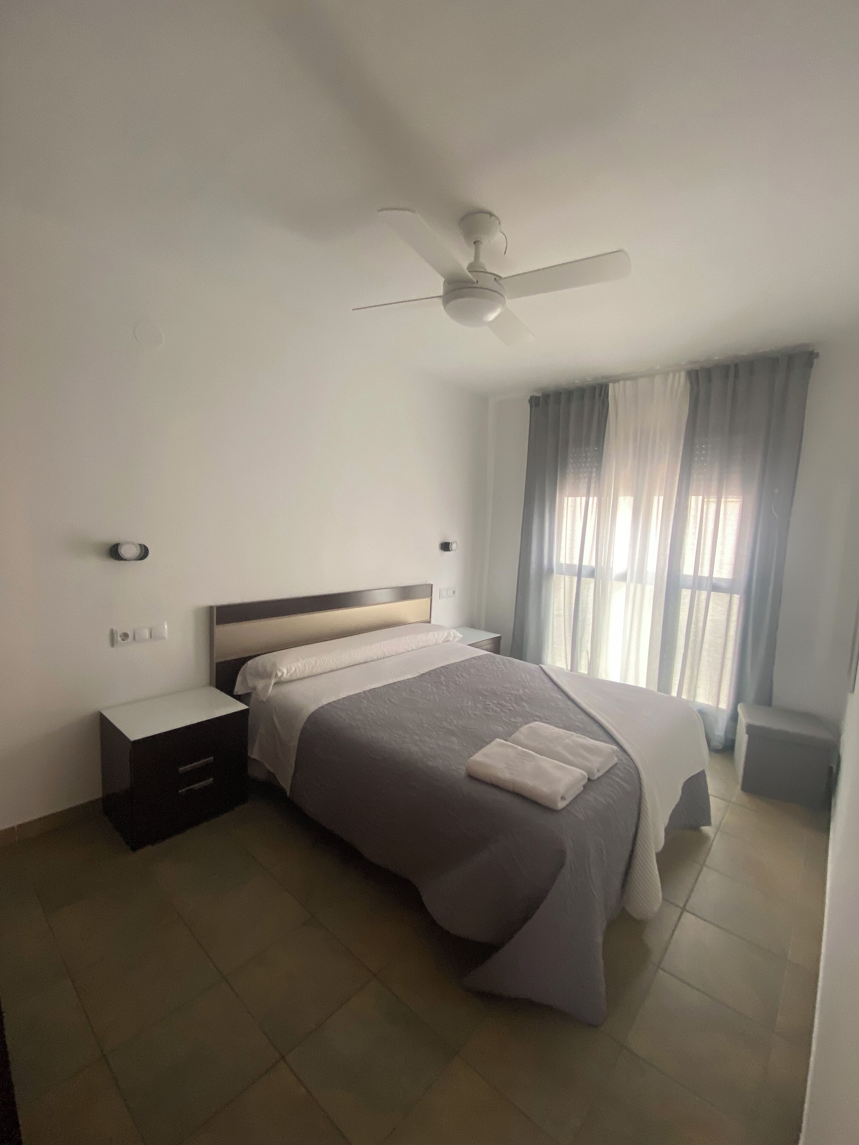 2 chambres, fer et planche à repasser, lit parapluie, Wi-Fi gratuit