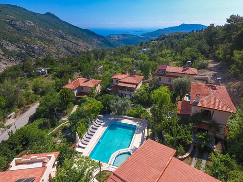  Peaceful Country Cottage Villa with Private Pool