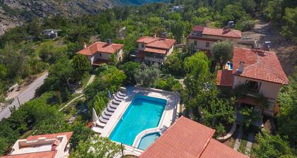 Peaceful Country Cottage Villa with Private Pool