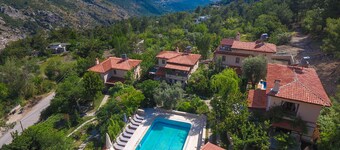 Fredelig Country Cottage Villa med privat pool