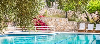  Peaceful Country Cottage Villa with Private Pool