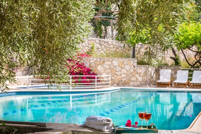  Peaceful Country Cottage Villa with Private Pool