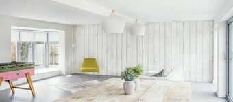 Elegante casa al mare nel villaggio di West Wittering come protagonista della rivista Living Etc