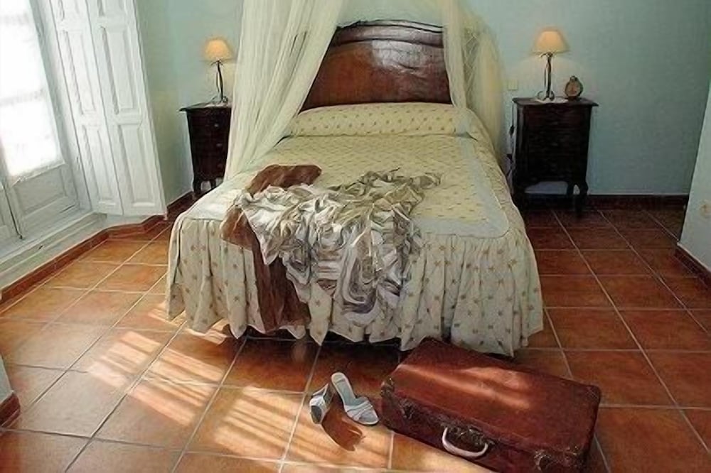 Self catering Puerta del Agua for 6 people