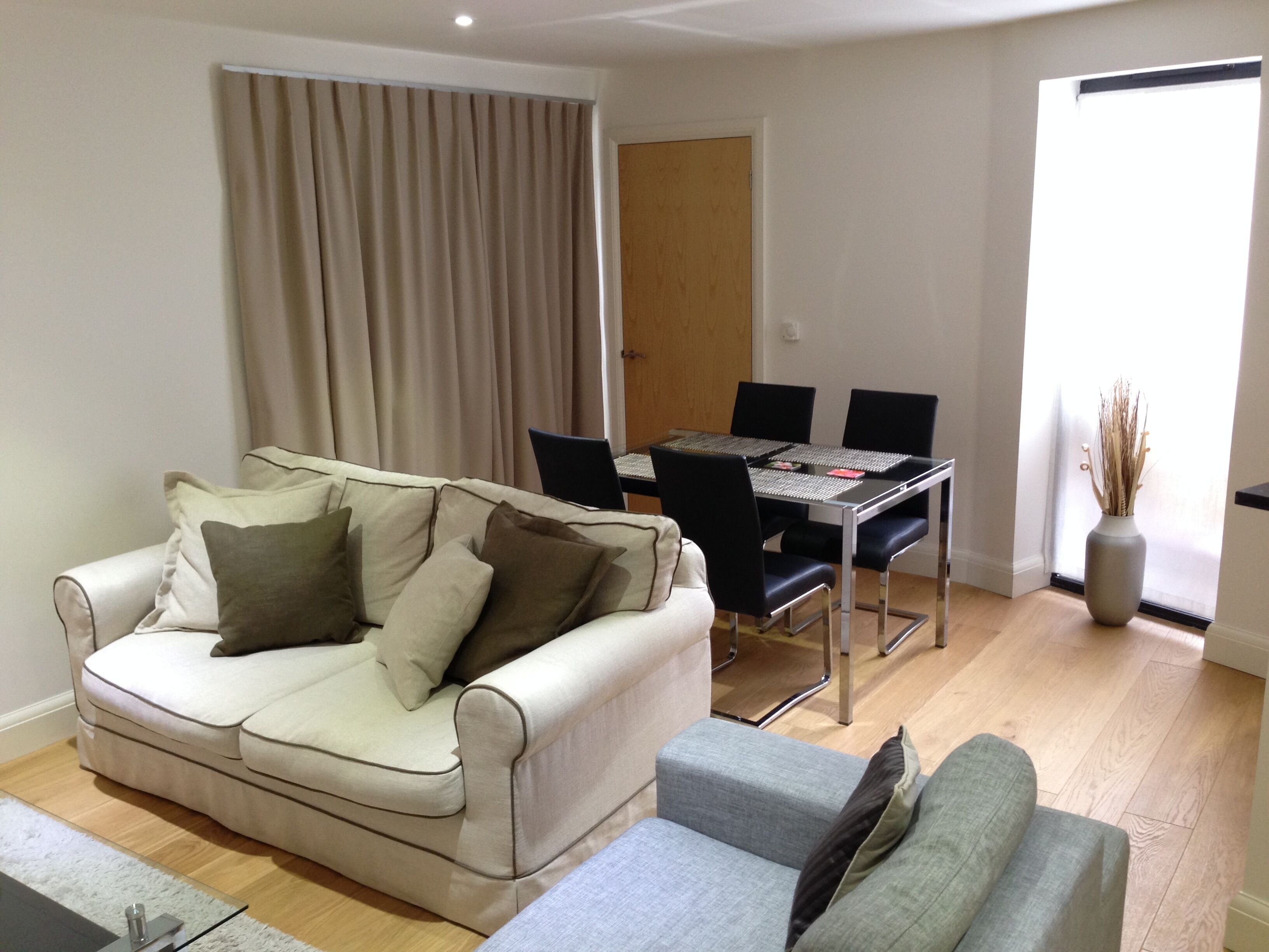 Surbiton Hills Deluxe  Apartment 