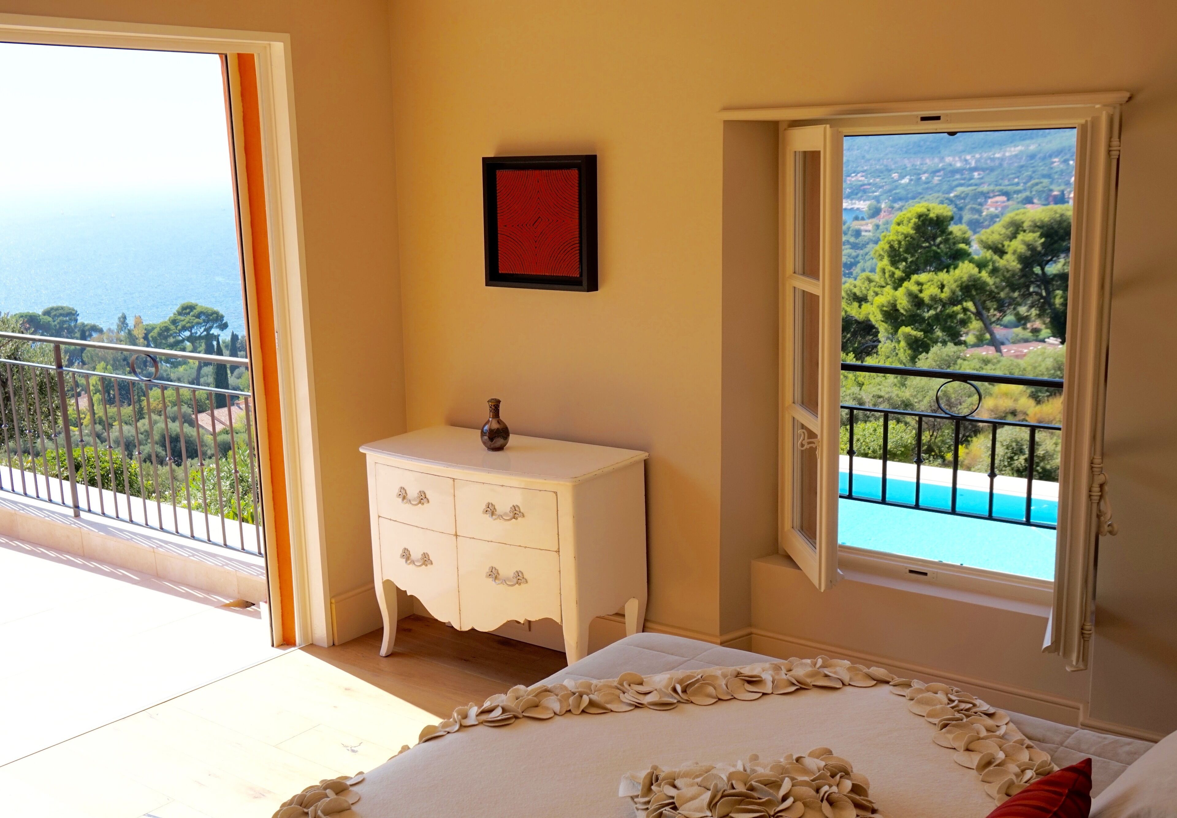 Magnificent ancient farm that has been reformed. Exceptional location in Cassis