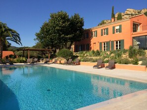 Piscine extérieure, piscine chauffée