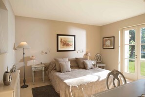 7 bedrooms, in-room safe, iron/ironing board, travel cot