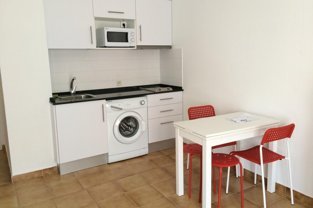 Brand new studio 5 minutes from the beach