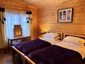 2 slaapkamers, een strijkplank/strijkijzer, gratis wifi, beddengoed