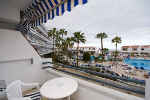 Outdoor dining - Club Atlantis 28 - One Bed with air conditioning (Adeje)