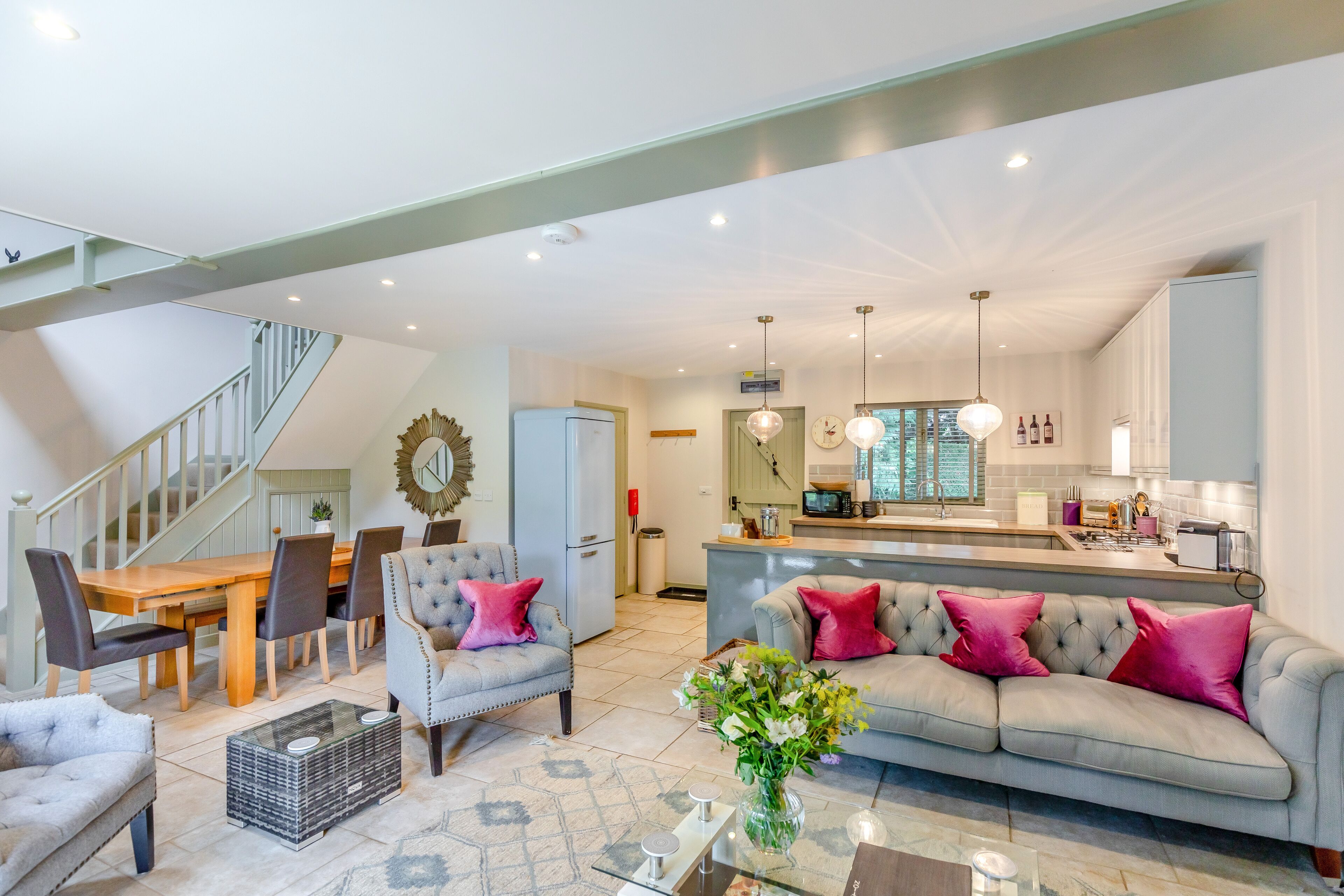 TV, DVD player, ping pong, stereo