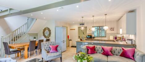 TV, DVD player, table tennis, stereo