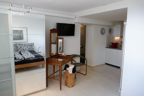 2 bedrooms, free WiFi, bed sheets - Apartment with large terrace, lake & mountain view (Bellerive VD)