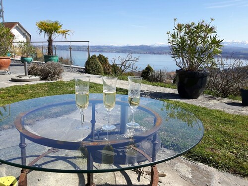 Appartement grande terrasse avec vue du lac et des Alpes et 2e chambre en option