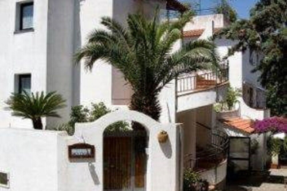 Superior two-room apartment 4 places in Residence in the center of Ischia Porto