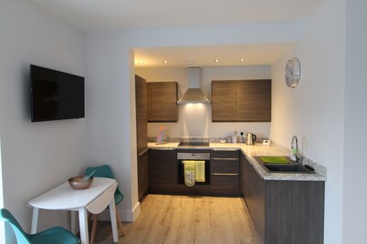 Beautiful 2 bedroom apartment in a great location at Childwall Fiveways (Flat 2)