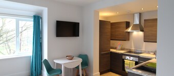 Beautiful 2 bedroom apartment in a great location at Childwall Fiveways (Flat 2)