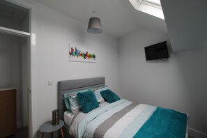 2 chambres, fer et planche à repasser, lit parapluie, Wi-Fi gratuit