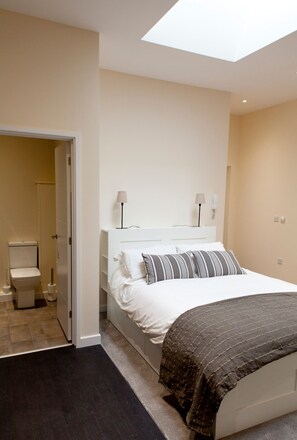 Strykejern/-brett, wi-fi (inkludert) og sengetøy