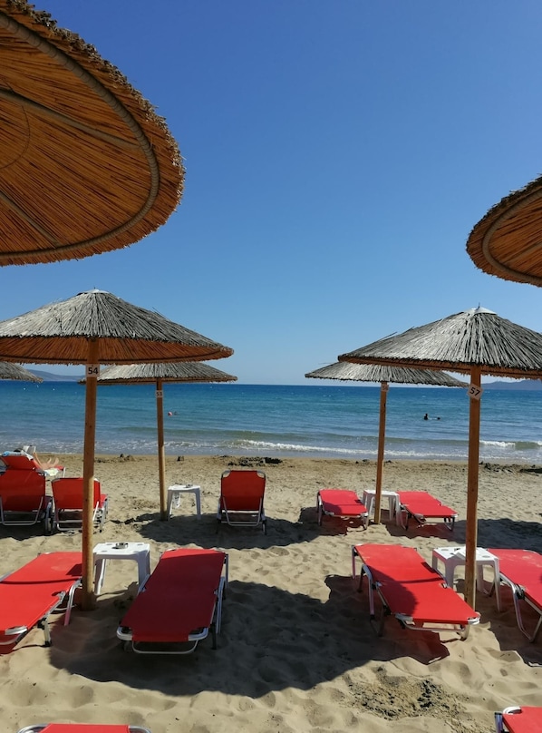 Beach nearby, sun-loungers, beach towels