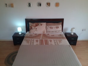 3 bedrooms, iron/ironing board, Internet, bed sheets