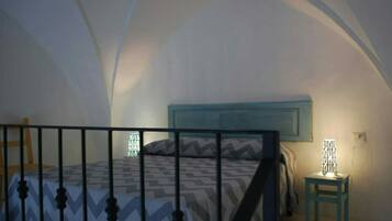 2 camere, una scrivania, ferro/asse da stiro, culla da viaggio