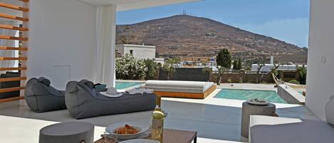 Villa (Estate) | Terrace/patio