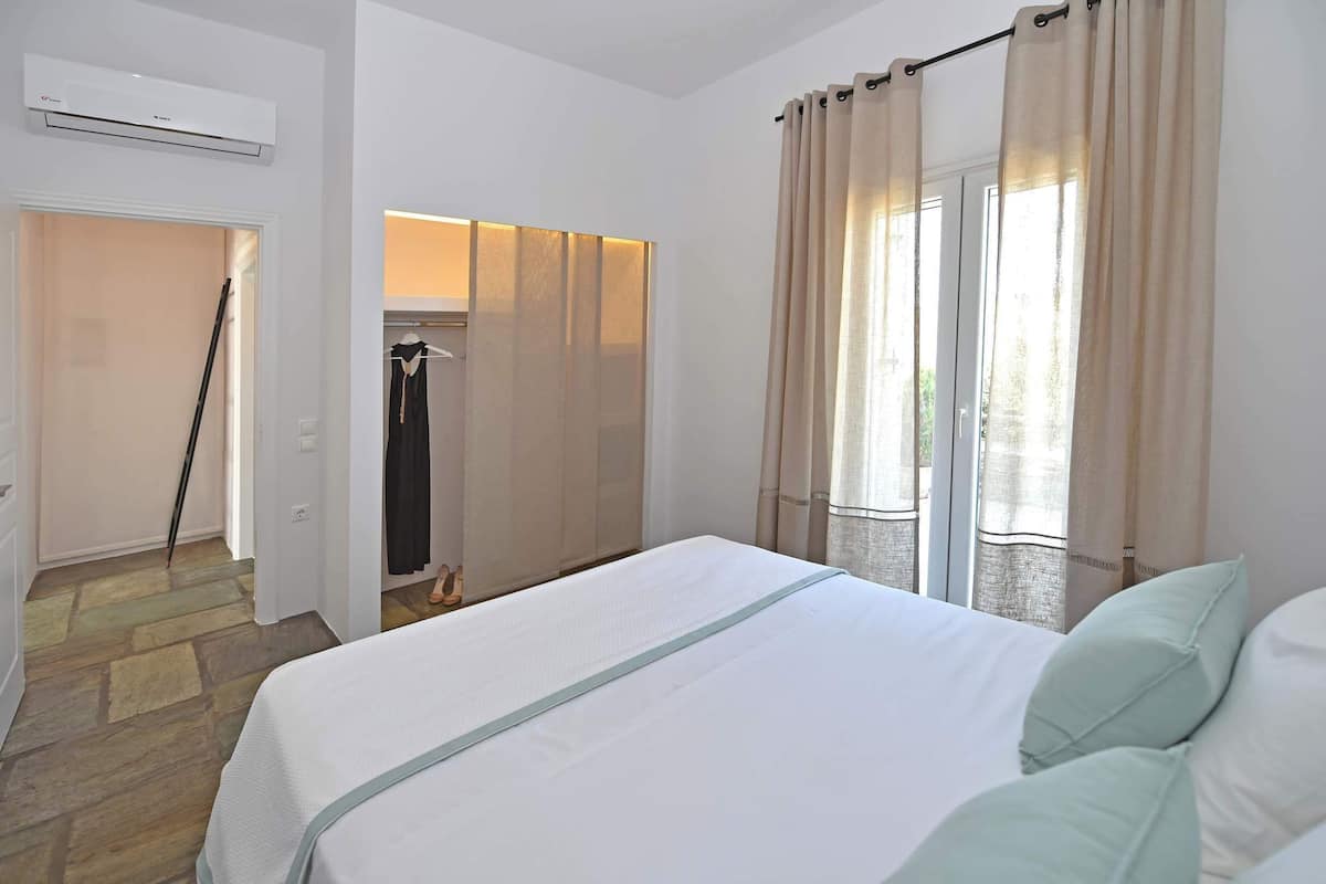 1 chambre, fer et planche Ă repasser, Wi-Fi gratuit, draps fournis